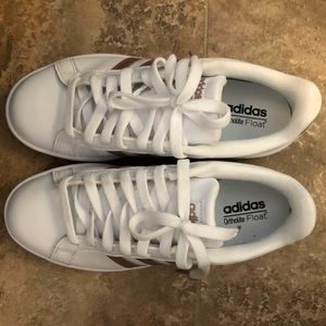 Adidas advantage stripe sneakers